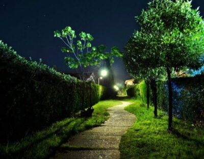 5 CONSIGLI EVERGREEN SULLE LAMPADE DA TERRA PER ESTERNO